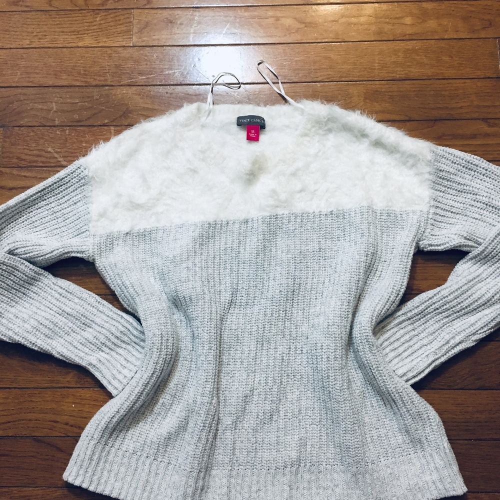VINCE CAMUTO Sweater, Elegant.Like new. - Picture 3 of 8